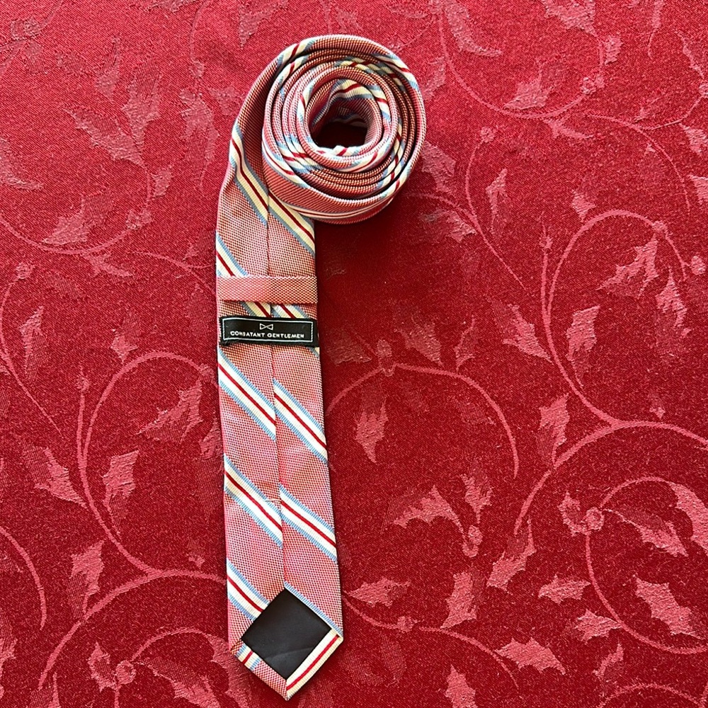 Combatant Gentlemen Red and Blue Striped Tie 100% Silk